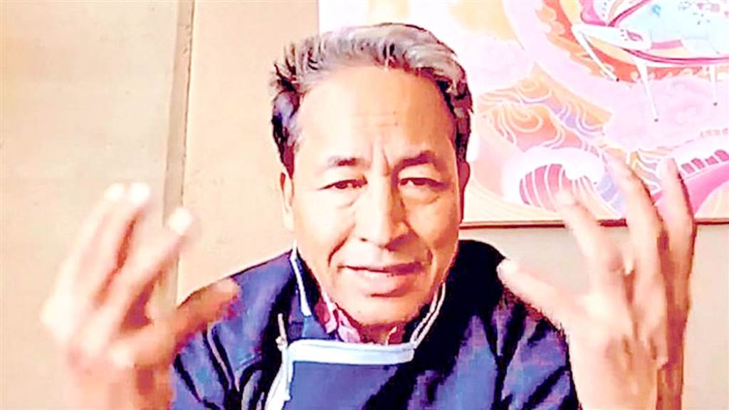 Sonam Wangchuks detention Supreme Court issues notice to Centre and Ladakh UT on Geetanjali Angmos plea